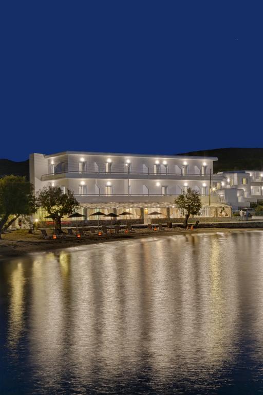 "Di Mare" Hotel & Suites Posidhonía Екстериор снимка
